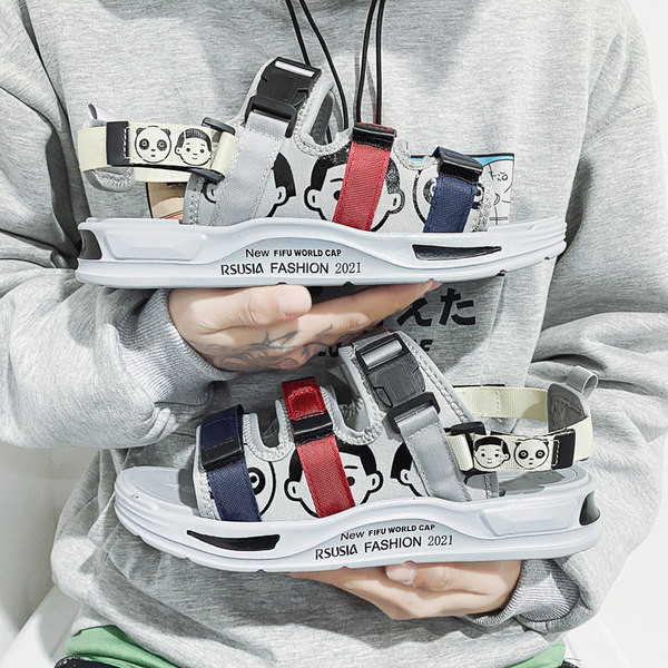 Meeste Rooma stiilis takjakinnituse ja aplikatsiooniga sandaalid