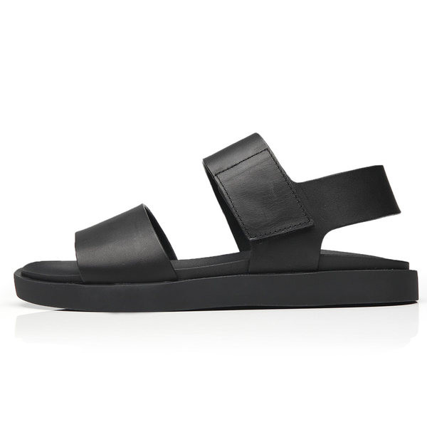 Vīriešu sandales no eko ādas - parasts modelis