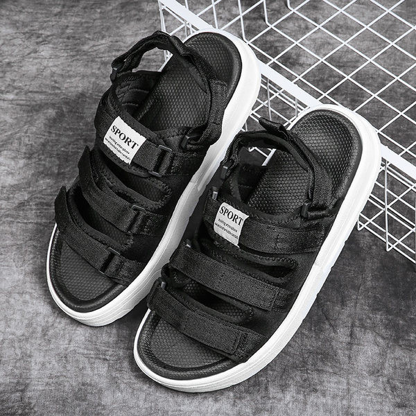 Férfi szandál tépőzárral és emblémával