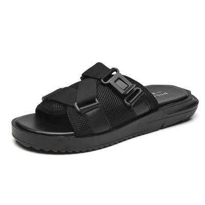 Uus mudel suvised sandaalid plastkinnitusega