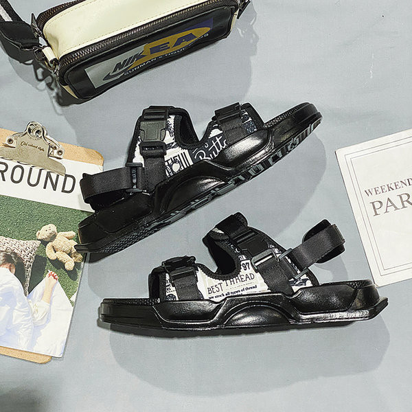 Ikdienas vīriešu sandales ar raupju zoli un aplikāciju