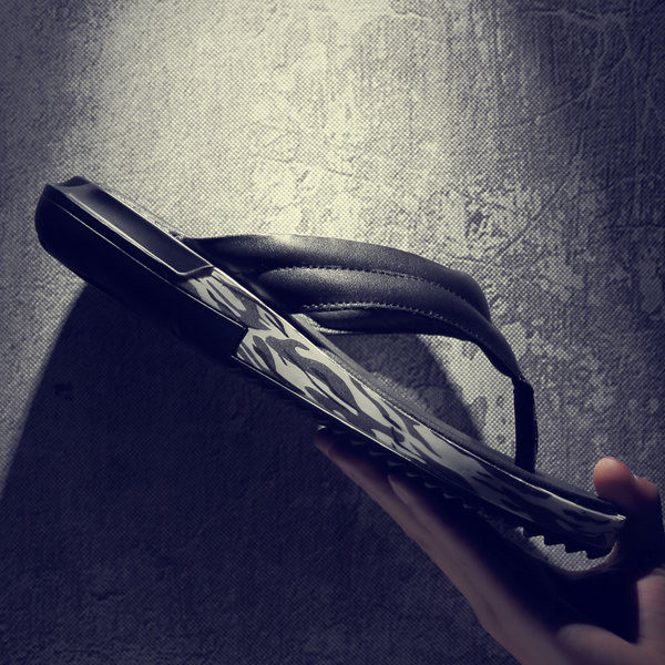 Vīriešu ikdienas čības no eko ādas caur purngaliem