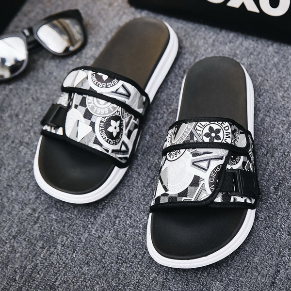 Férfi papucs színes rátéttel és felirattal