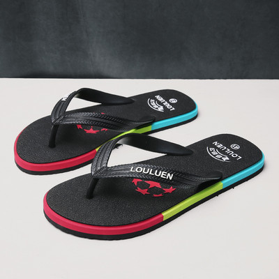 Vasaras vīriešu čības ar plakanu zoli starp pirkstiem