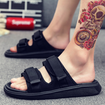 Férfi papucs hímzéssel, durva talppal