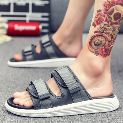 Férfi papucs hímzéssel, durva talppal