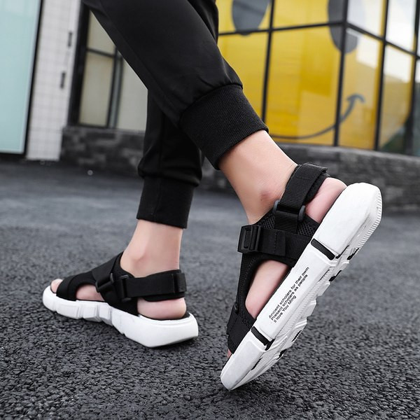 Paprasti vyriški tekstiliniai sandalai su užrašu