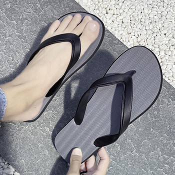 Мъжки ежедневни чехли с равна подметка - подходящи за плаж