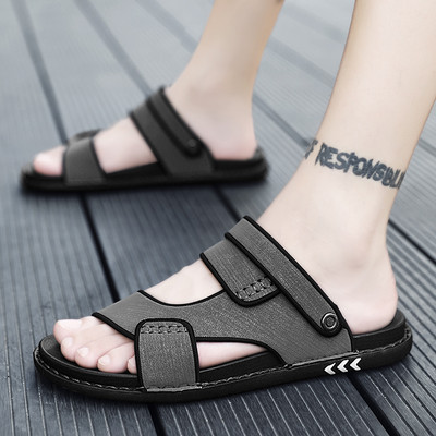 Textilből és puha talpú férfi hétköznapi papucs