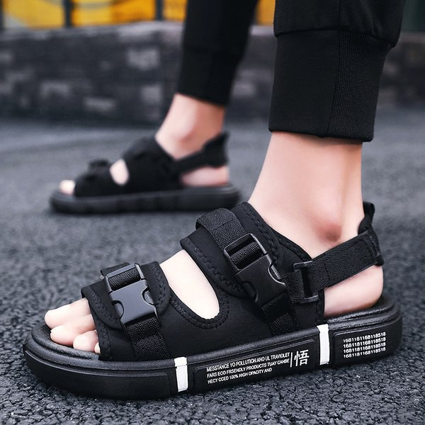 Καθημερινές παντόφλες με υφασμάτινα λουριά και πλαστικά κουμπώματα