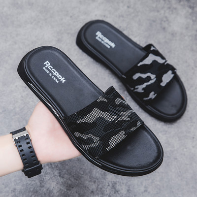 Vīriešu ikdienas čības ar krāsainu aplikāciju