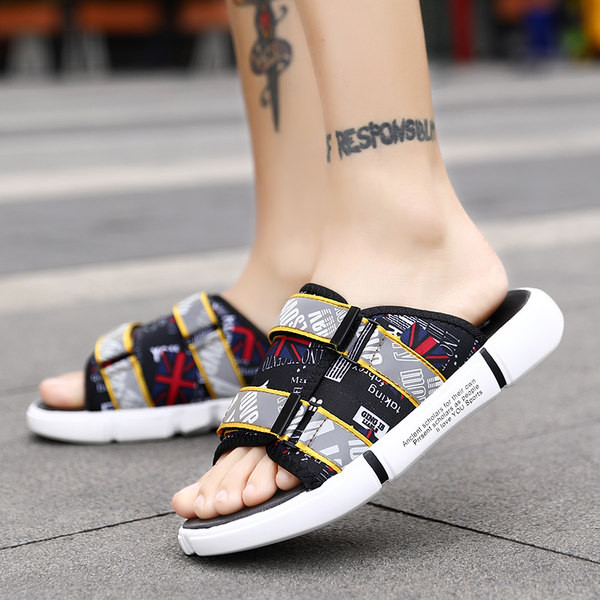 Värvilise mustriga suvised tekstiilist sussid meestele