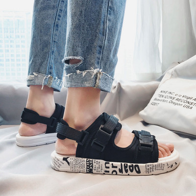 Jauns vasaras tekstila sandaļu modelis ar plastmasas aizdarēm