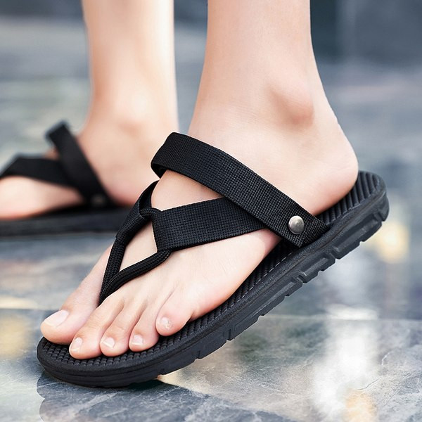 Meeste vabaaja sandaalid varvaste vahel