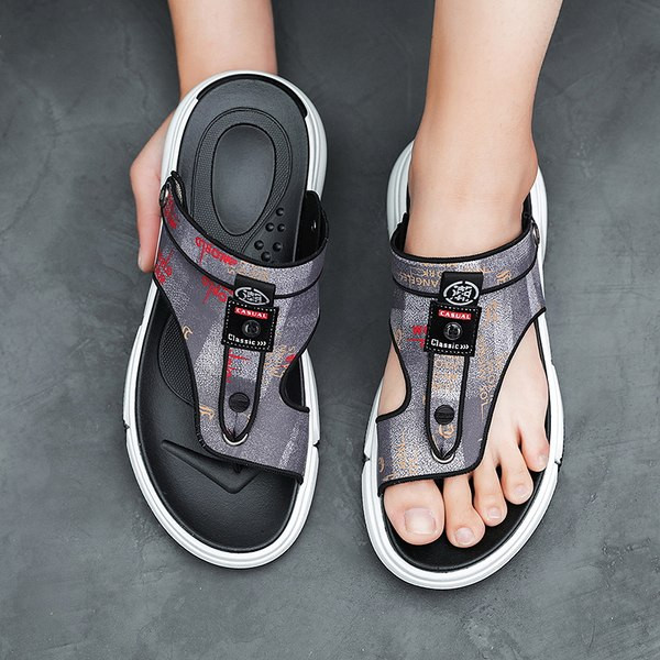 Ανδρικά casual σανδάλια με επιγραφή και μεταλλικό στοιχείο