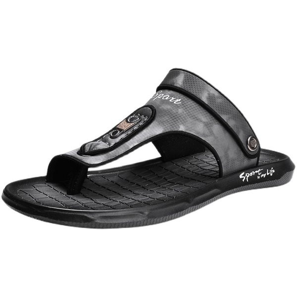 Ανδρικά σανδάλια ανάμεσα στο δάχτυλο με επιγραφή και επίπεδη σόλα