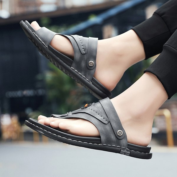 Ανδρικά έκο δερμάτινα σανδάλια με έμβλημα