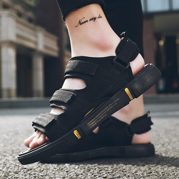 Férfi textil szandál tépőzárral és felirattal a talpán