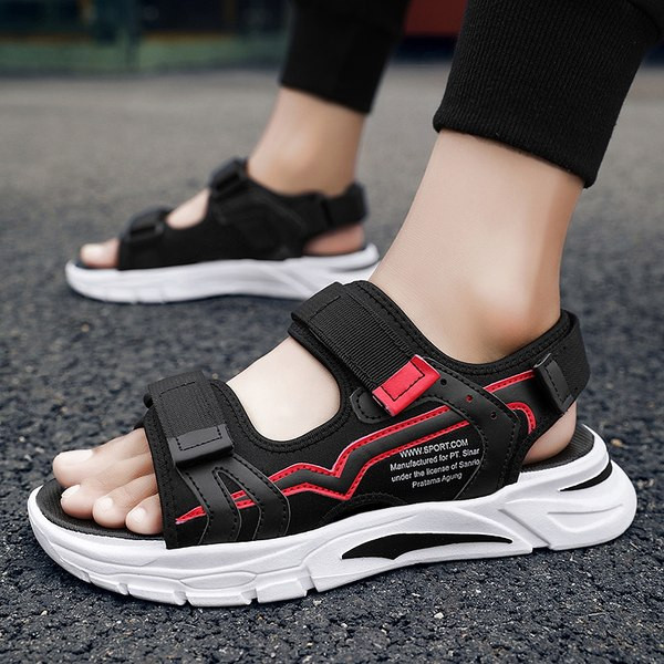 Alkalmi férfi szandál foltokkal