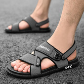 Vīriešu sandales ar uzrakstu un metāla apdari