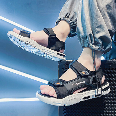 Ikdienas vīriešu sandales ar ielāpiem un plakanu zoli