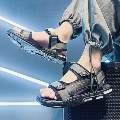 Ikdienas vīriešu sandales ar ielāpiem un plakanu zoli