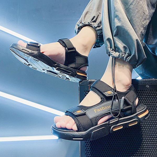 Ikdienas vīriešu sandales ar ielāpiem un plakanu zoli