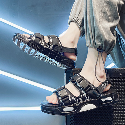 Vasaras vīriešu sandales ar plakanām zolēm un tekstila lencēm