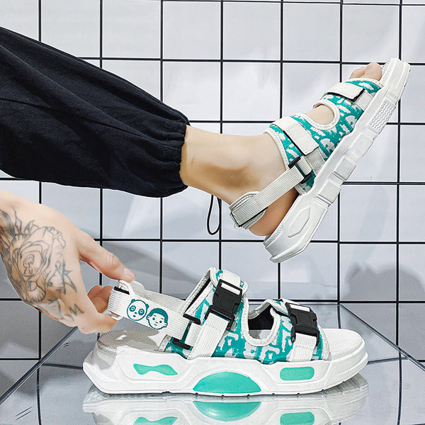 Vasaras vīriešu sandales ar plakanām zolēm un tekstila lencēm