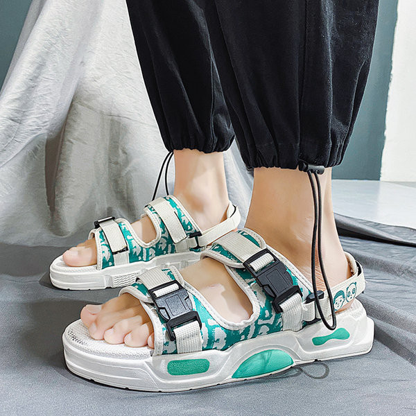 Vasaras vīriešu sandales ar plakanām zolēm un tekstila lencēm