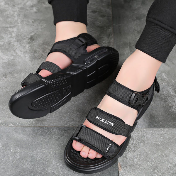 Õhukambriga meeste suvised sandaalid