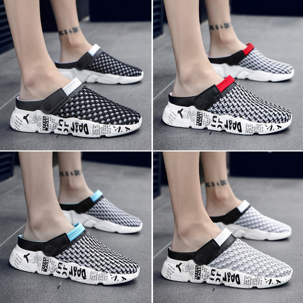 Jauns vīriešu slēgto sandaļu modelis ar uzrakstu