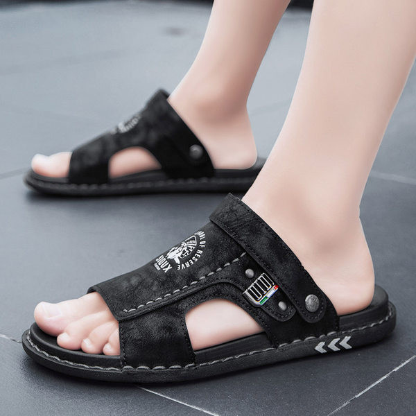 Öko-seemisnahast meeste sandaalid, millel on kiri ja metallelement