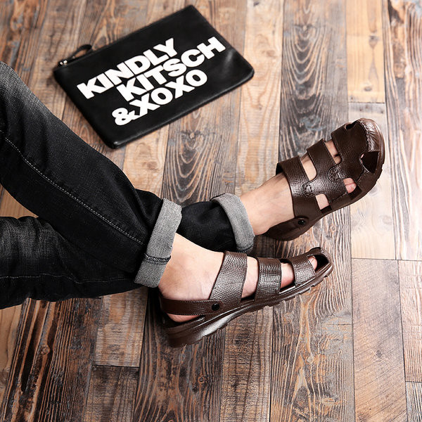 Vīriešu slēgtas sandales ar caurumiem no mākslīgās ādas