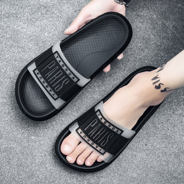 Jauna modeļa gumijas čības ar uzrakstiem