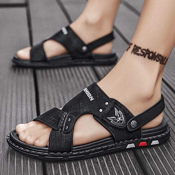 Ikdienas vīriešu sandales ar plakanām zolēm un metāla apdari