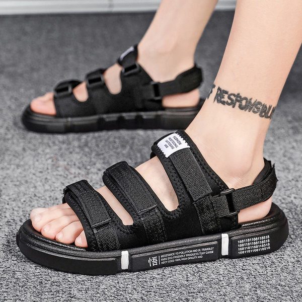 Vīriešu vasaras sandales ar plakanām zolēm un tekstila ielāpiem