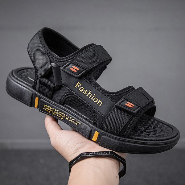 Ikdienas sandales ar velcro un uzrakstu uz zoles vīriešiem