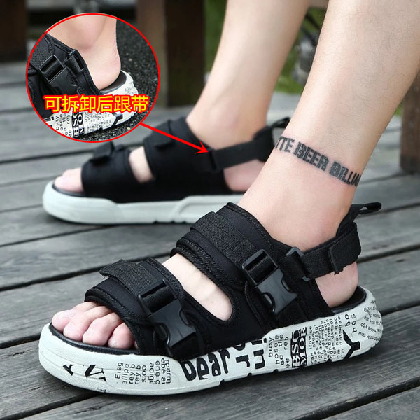 Jauns vīriešu sandaļu modelis ar velcro aizdari un uzrakstu