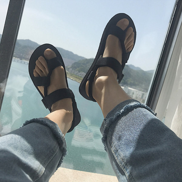 Férfi szandál az orr között textilből, tépőzáras rögzítéssel