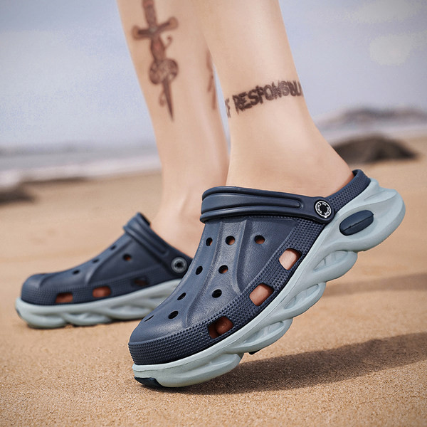 Suvised kroksid libisemiskindla kareda tallaga