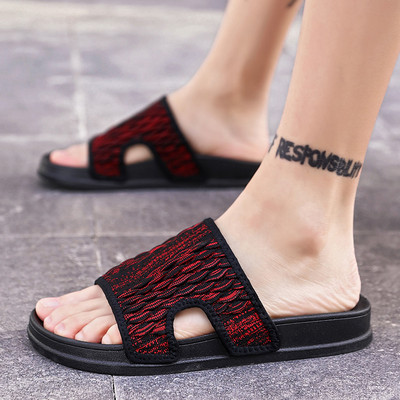 Vīriešu čības ar plakanu zoli un tekstila siksnu