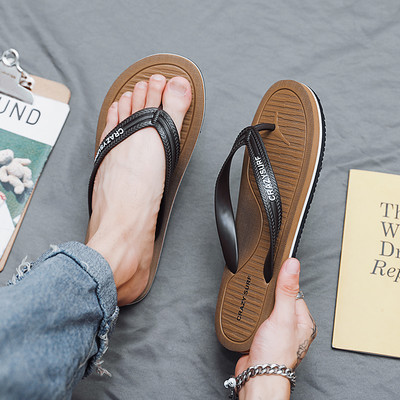 Καλοκαιρινές ανδρικές σαγιονάρες με επίπεδη σόλα 