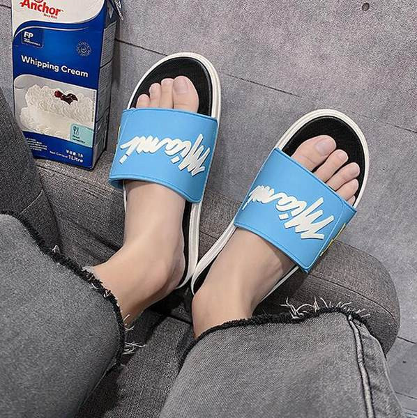 Randa sobivad kirjaga meeste sussid