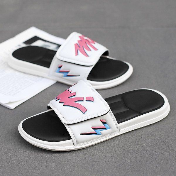 Meeste plätud takjapaela ja kirjadega