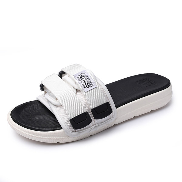 Alkalmi férfi textil papucs matricákkal