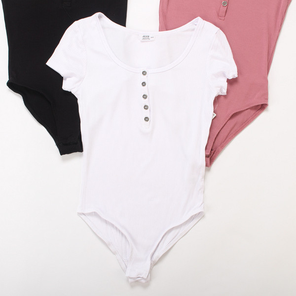 Naiste velvetist keha lühikeste varrukate ja nööpidega ovaalse kaelusega