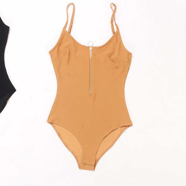 Naiste keha õhukeste rihmade ja lukuga