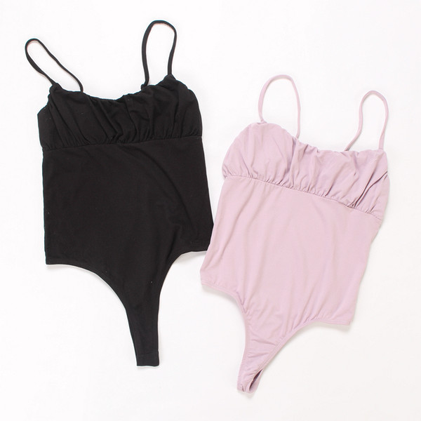 Női test vékony pántokkal, többféle színben