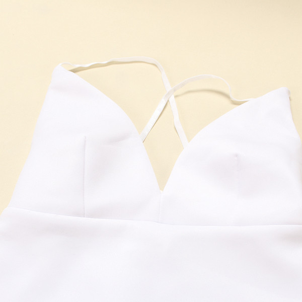 Női napi body nyakkendővel és spitz nyakkivágással